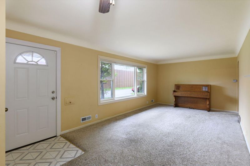 415 Washington Ave S, Hopkins, MN 55343