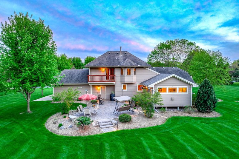 9940 53rd St N, Lake Elmo, MN 55042