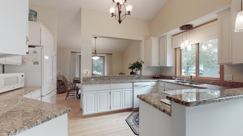 14808 Interlachen Ln, Burnsville, MN 55306