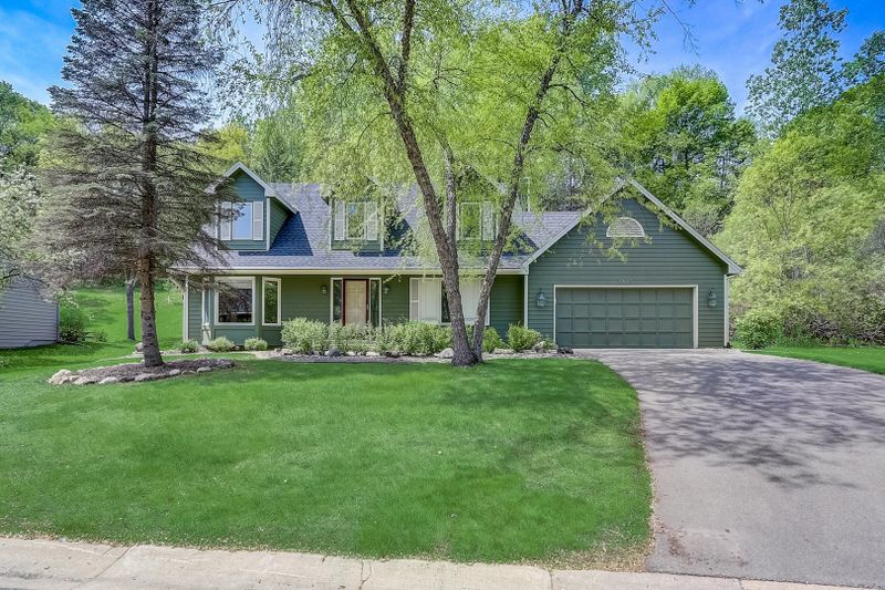 6536 Mere Dr, Eden Prairie, MN 55346