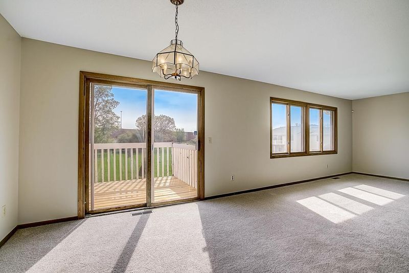 576 Pleasure Creek Dr, Blaine, MN 55434