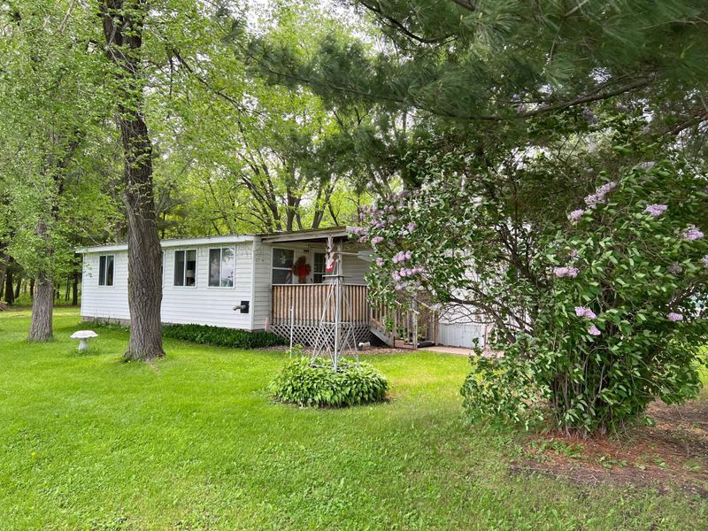 305 W Glasgow Ave W, Kellogg, MN 55945