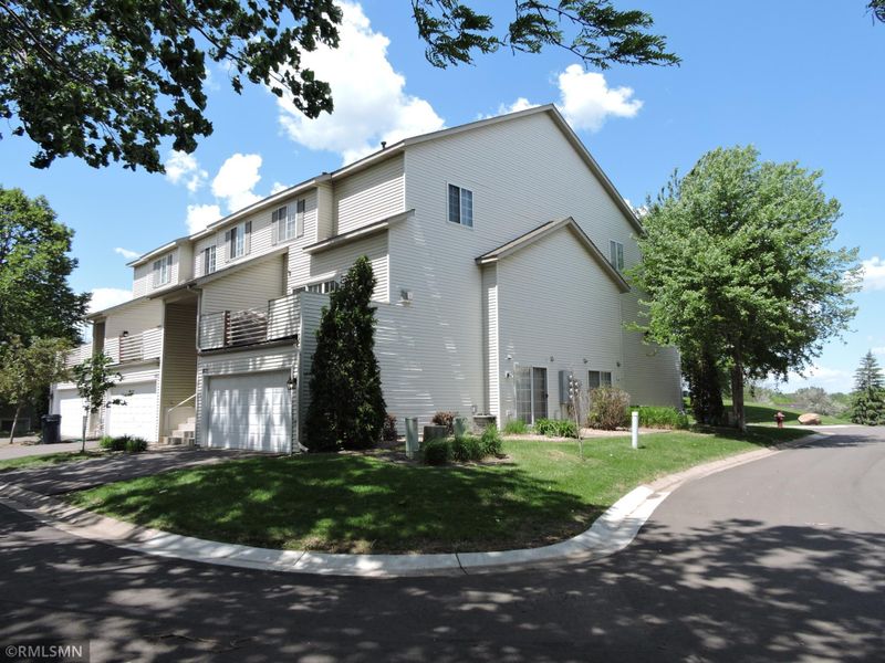 1831 E 122nd St, Burnsville, MN 55337