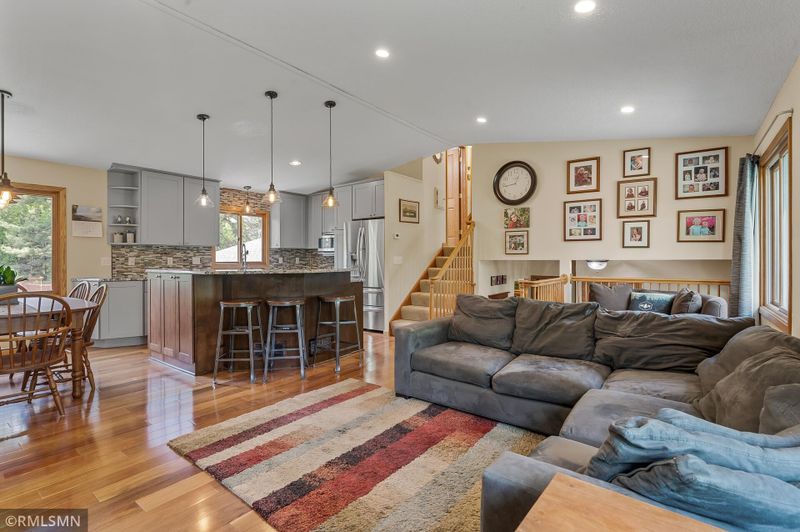 734 Heather Dr, Shoreview, MN 55126