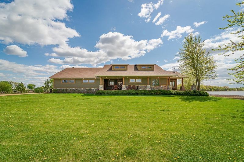 17441 Zumbro Ave, Shakopee, MN 55379