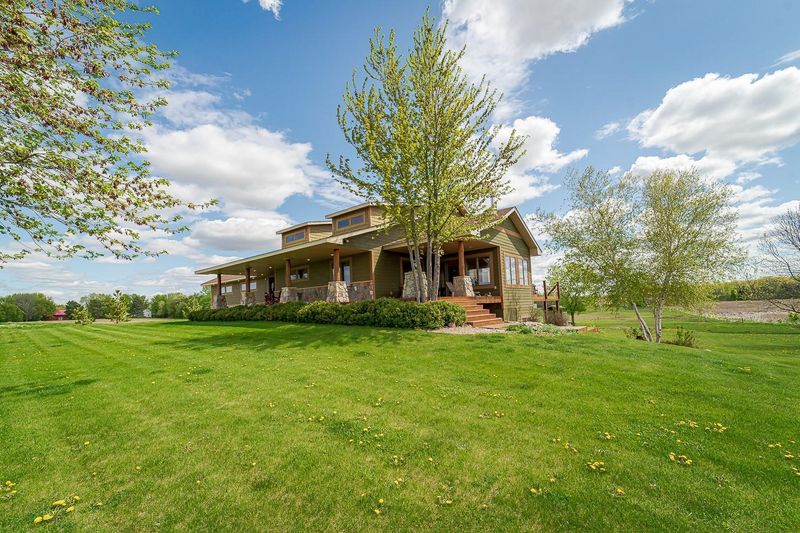 17441 Zumbro Ave, Shakopee, MN 55379