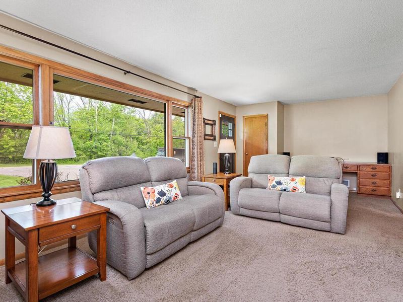 5279 Bryant St, Maple Plain, MN 55359
