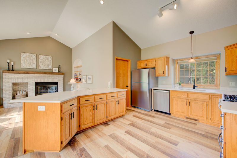 4700 Fairway Hills Dr, Eagan, MN 55123