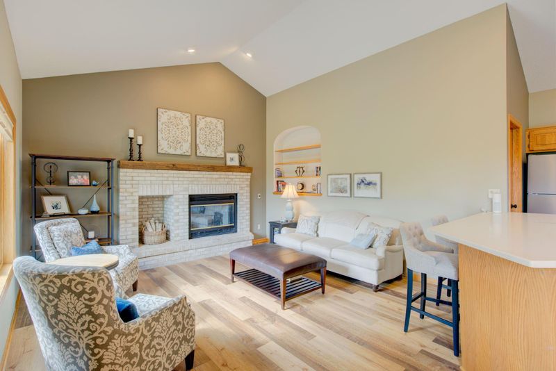 4700 Fairway Hills Dr, Eagan, MN 55123