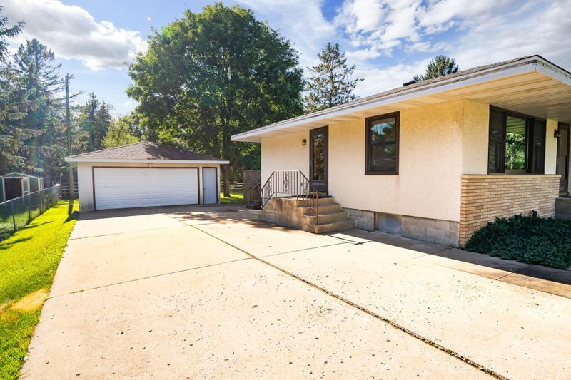 1953 Dieter St N, Maplewood, MN 55109