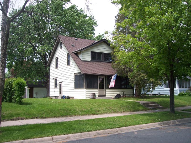 511 8th Ave N, South Saint Paul, MN 55075