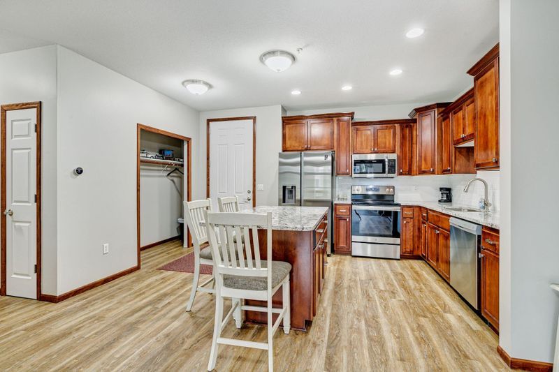 150 E Travelers Trl #220, Burnsville, MN 55337