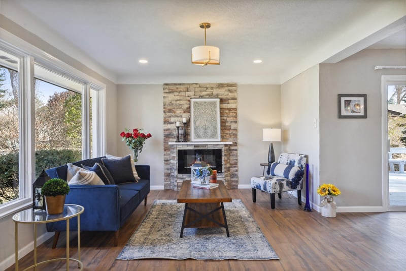 3570 English St, Vadnais Heights, MN 55110