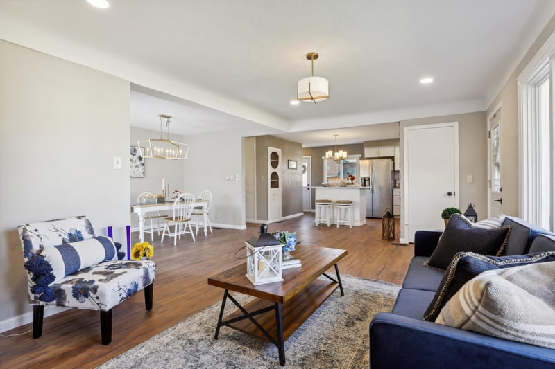 3570 English St, Vadnais Heights, MN 55110