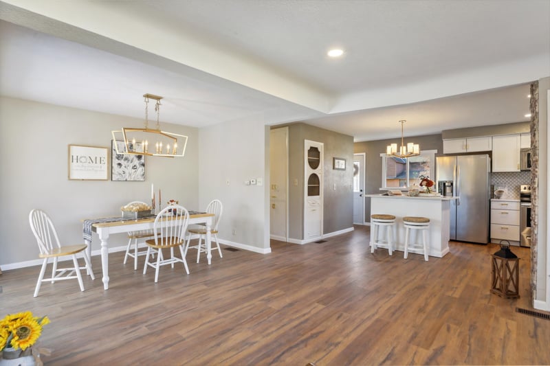 3570 English St, Vadnais Heights, MN 55110