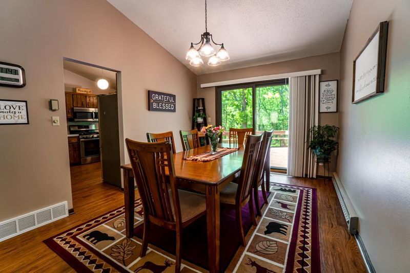 2128 White Oak Dr, Eau Claire, WI 54703