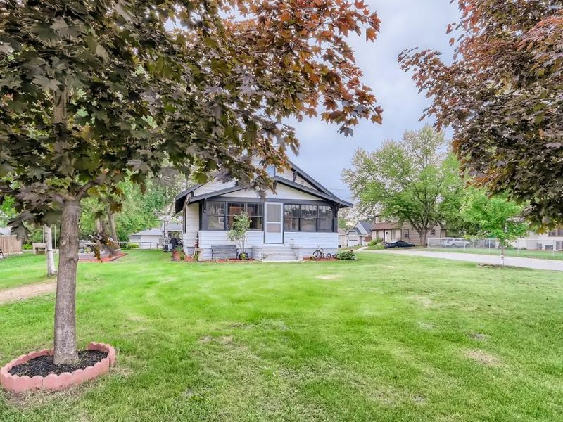 1083 7th Ave, Newport, MN 55055