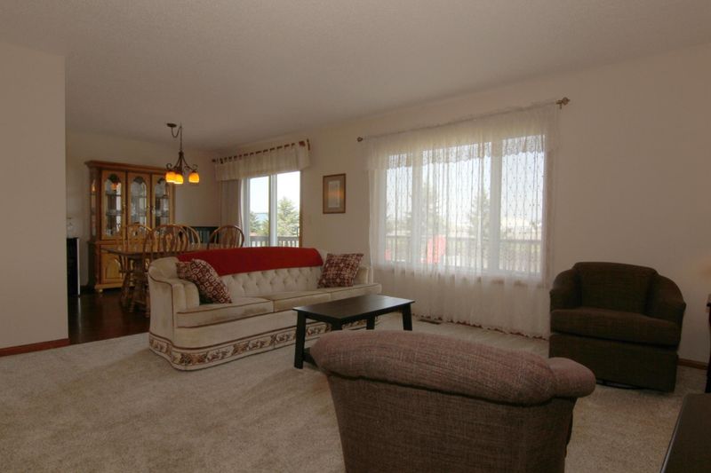 3787 63rd St E, Inver Grove Heights, MN 55076