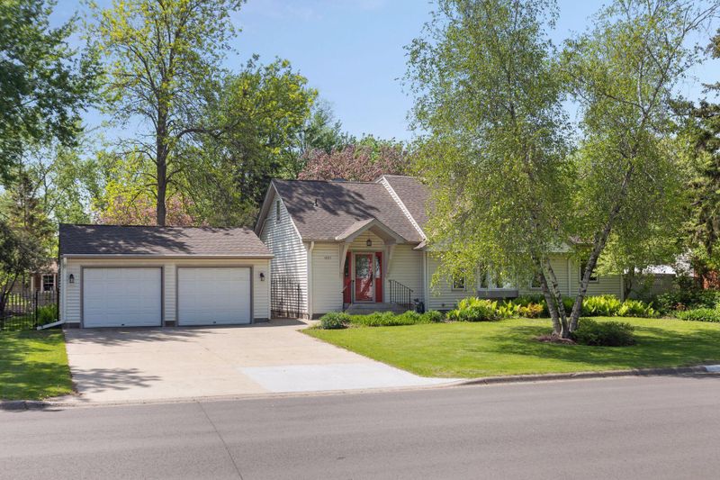 1857 Cedar Dr, New Brighton, MN 55112