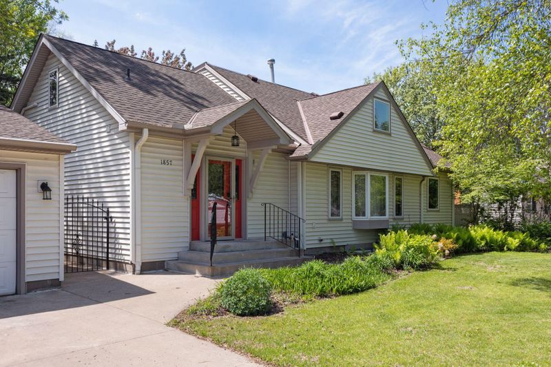 1857 Cedar Dr, New Brighton, MN 55112