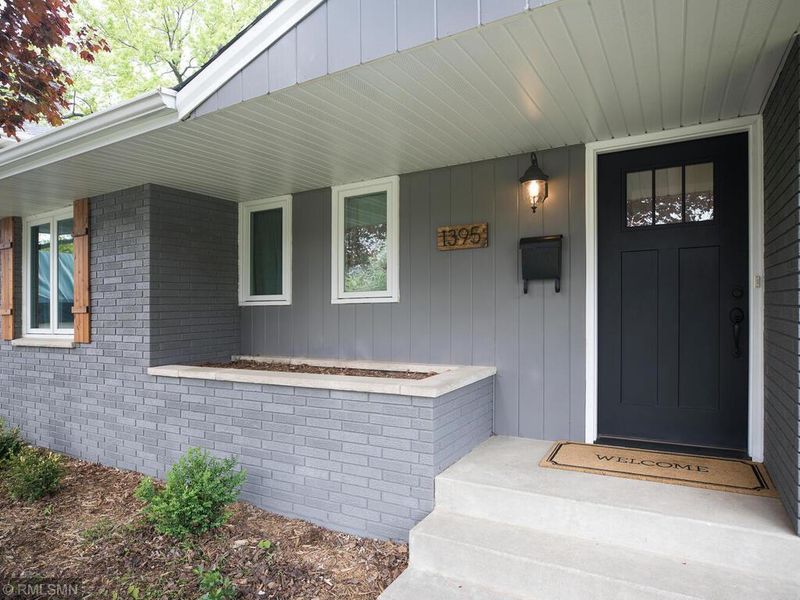 1395 Smith Ave S, West Saint Paul, MN 55118