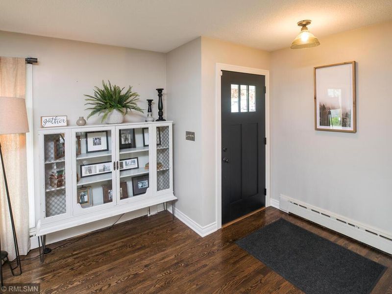 1395 Smith Ave S, West Saint Paul, MN 55118