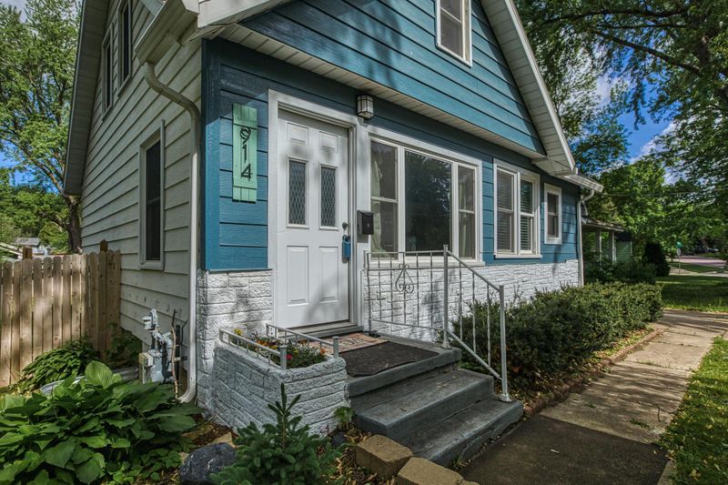 914 3rd Ave SW, Faribault, MN 55021