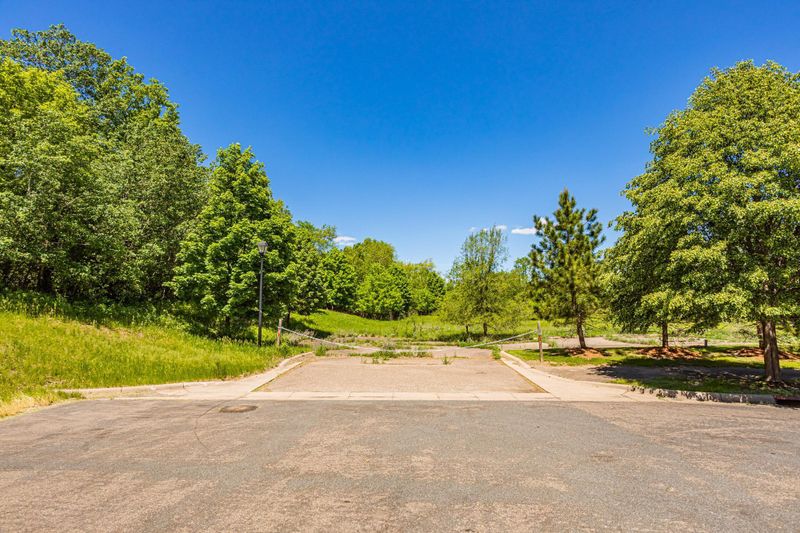 16501654 Hunt Dr, Eagan, MN 55122