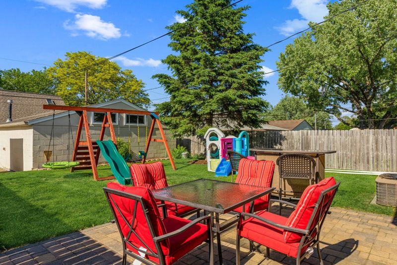 1865 Graham Ave, Saint Paul, MN 55116