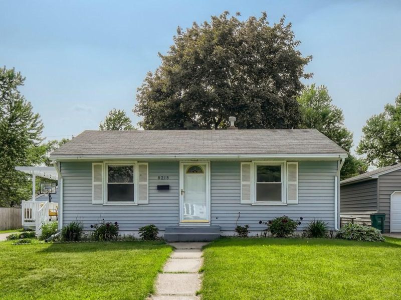 8218 3rd Ave S, Bloomington, MN 55420