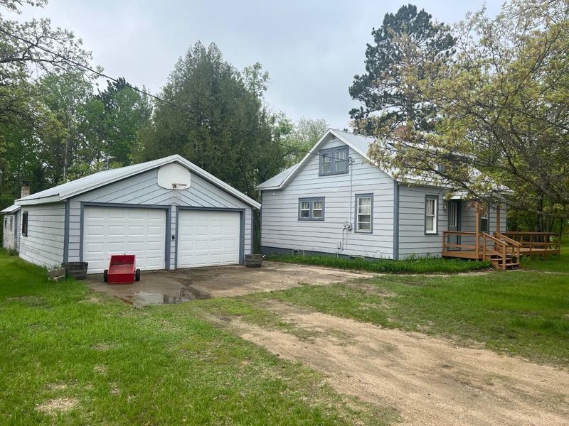 524 2nd St SE, Menahga, MN 56464