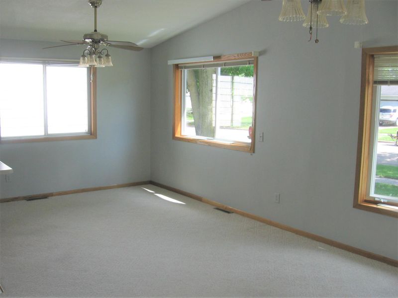 1606 5th Ave NW, Austin, MN 55912
