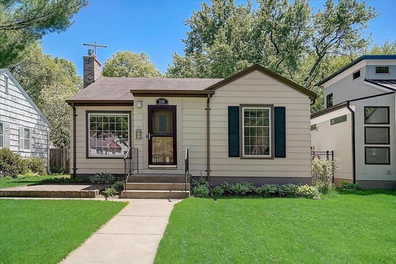 2509 Robbins St, Minneapolis, MN 55410