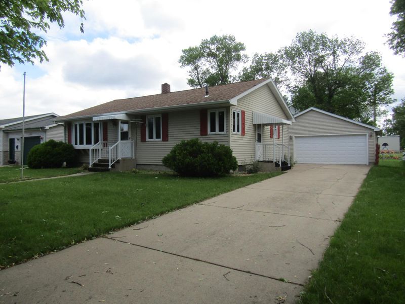 1023 15th St, Granite Falls, MN 56241