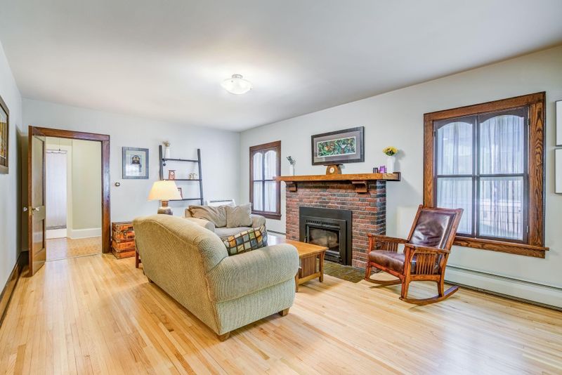 1870 Saint Clair Ave, Saint Paul, MN 55105