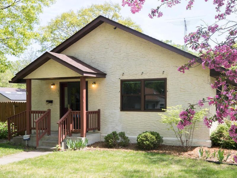 3400 Thomas Ave N, Minneapolis, MN 55412