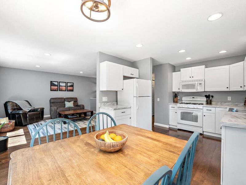 9930 207th St W, Lakeville, MN 55044