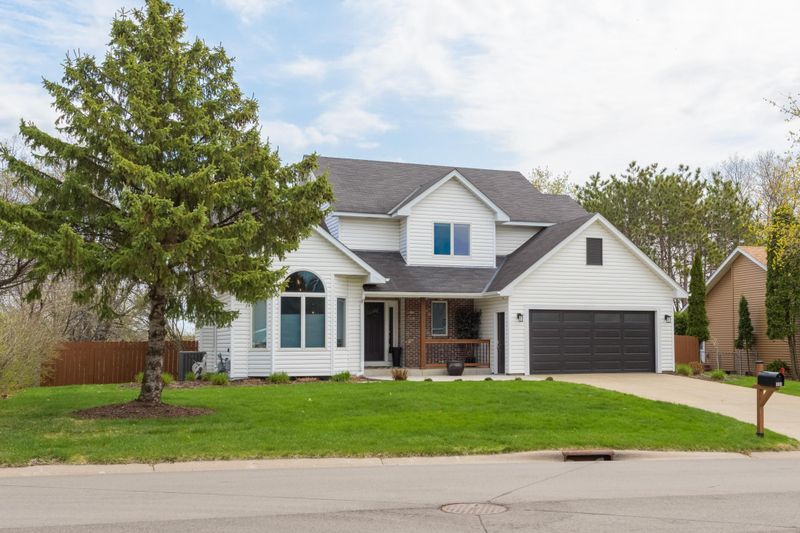 1030 Dennis St S, Maplewood, MN 55119