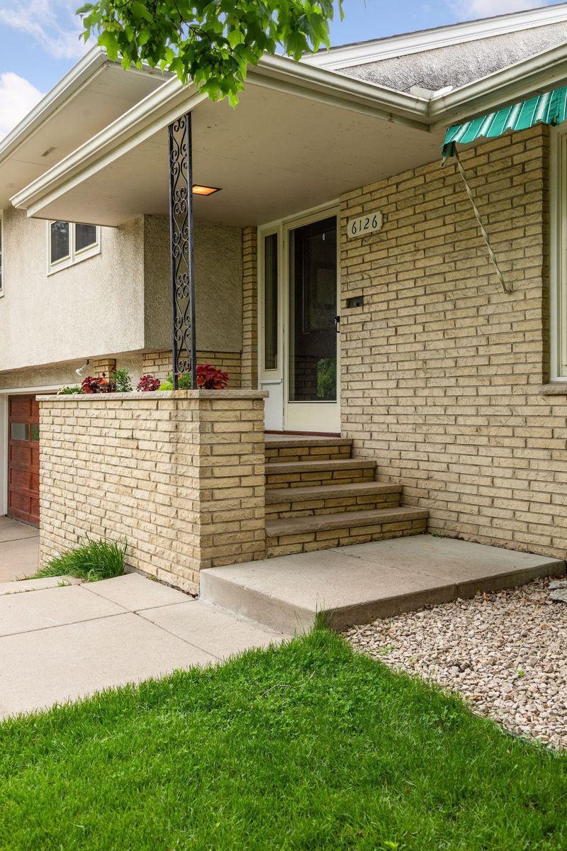 6126 Park Ave, Minneapolis, MN 55417