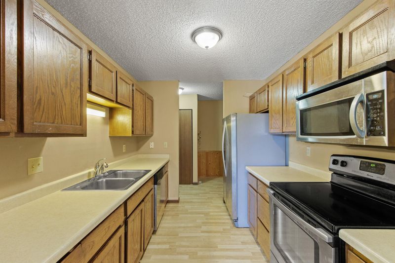 1801 113th Ave NW #303, Coon Rapids, MN 55433