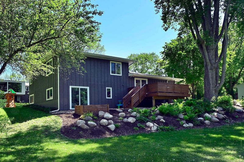 13104 Sheffield Curve, Minnetonka, MN 55305