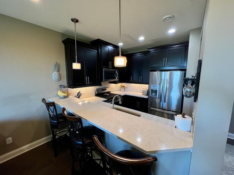 6888 Crosby Ct, Excelsior, MN 55331
