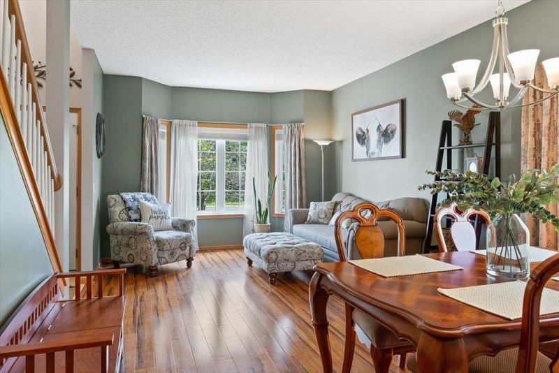 682 Riesgraf Rd, Carver, MN 55315