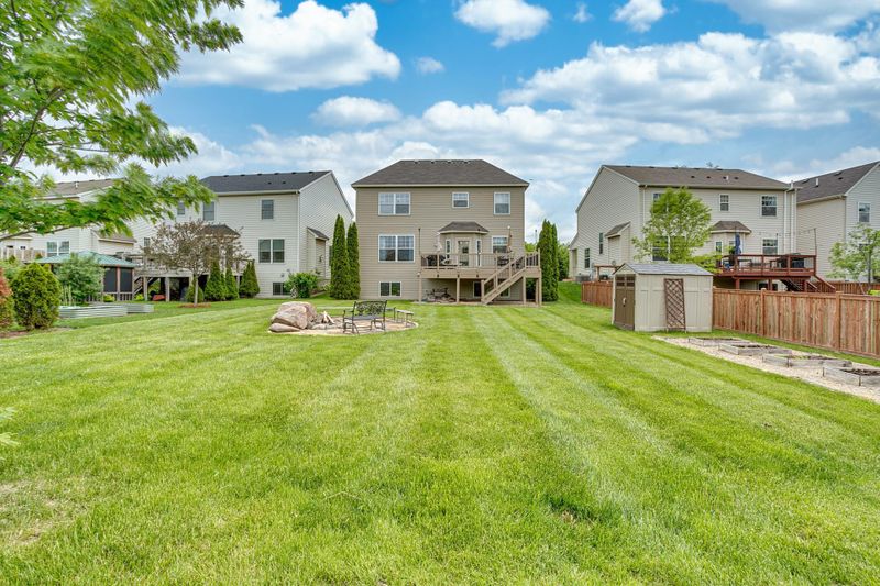 2251 Clover Field Dr, Chaska, MN 55318