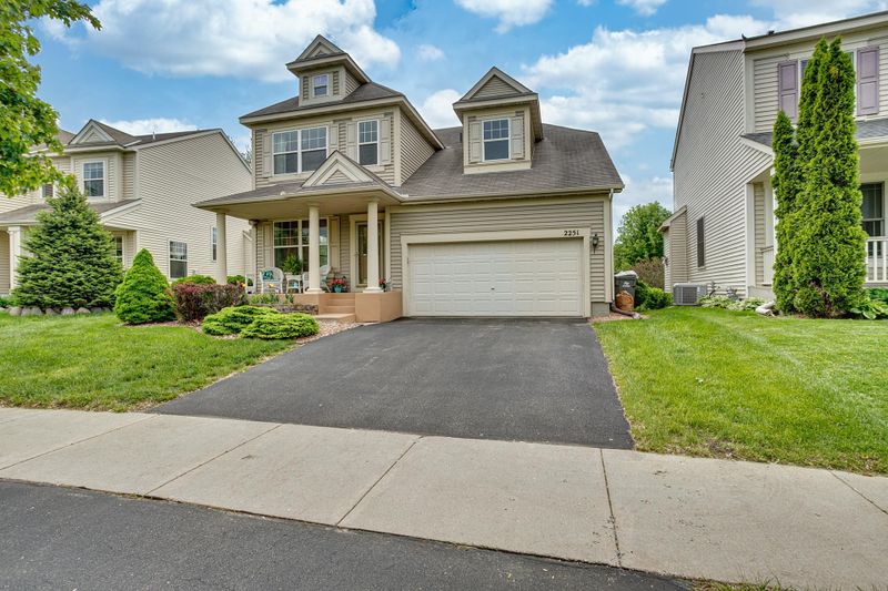 2251 Clover Field Dr, Chaska, MN 55318