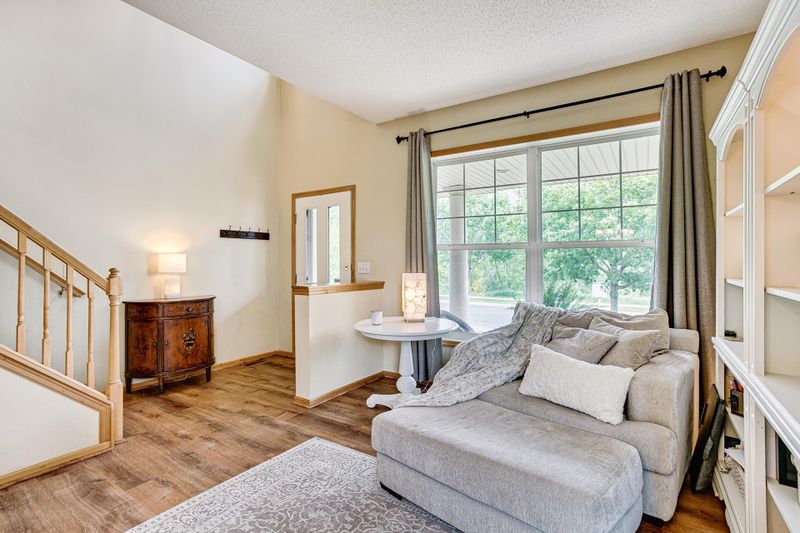 2251 Clover Field Dr, Chaska, MN 55318