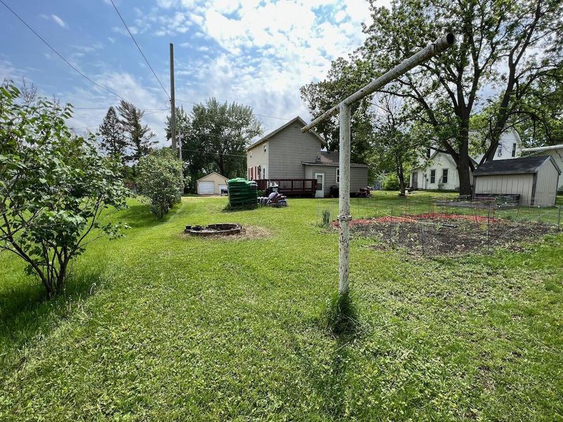 211 W Blue Earth St, Lake Crystal, MN 56055
