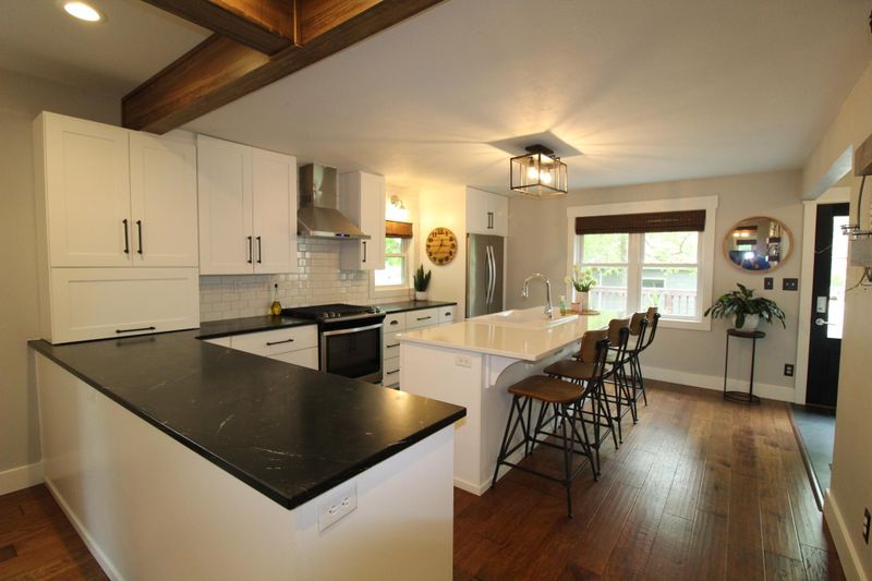 1010 Douglas St, Alexandria, MN 56308