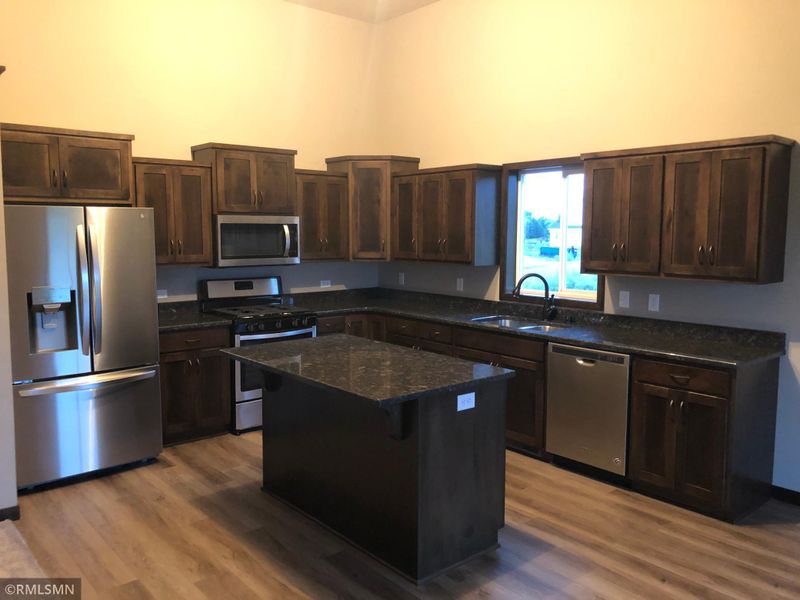 2407 Oak Preserve Ct, Saint Cloud, MN 56304