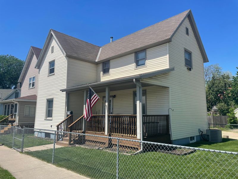 229 Cliff St, Saint Paul, MN 55102